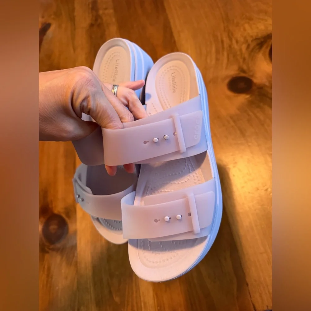 Crocs Brooklyn Buckle Low Wedge Purple Moon Women's 10 perfect condition - Picture 6 of 6